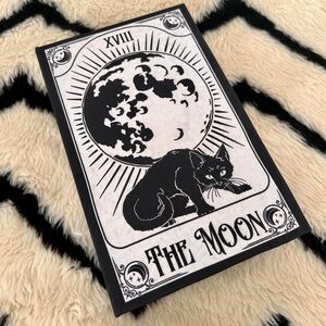 The moon with Black Cat - Tarot Card Design Box with velvet lining NWT
